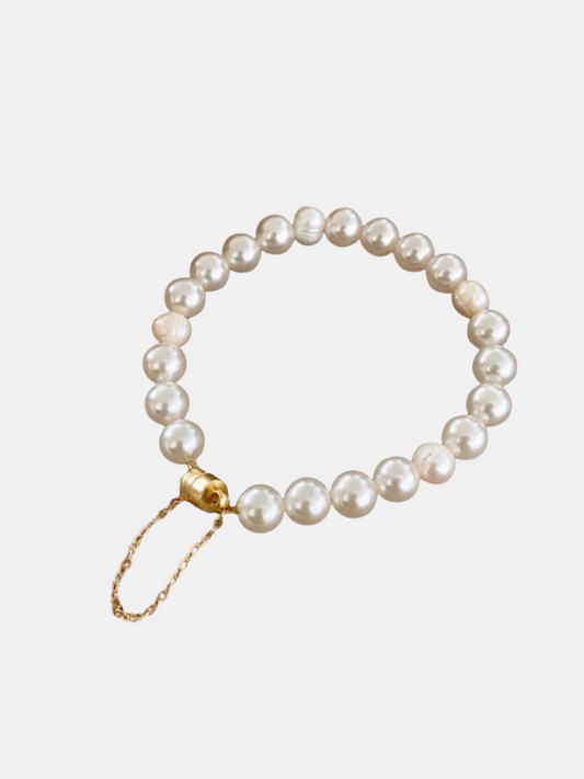 Elegant Pearl Bracelet