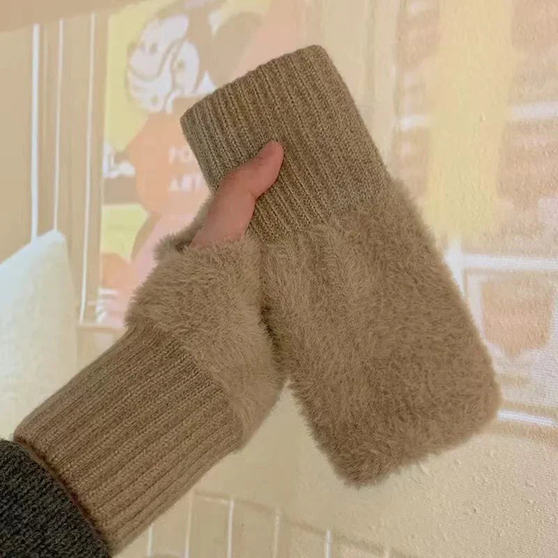 Plush Splice Knit Gloves